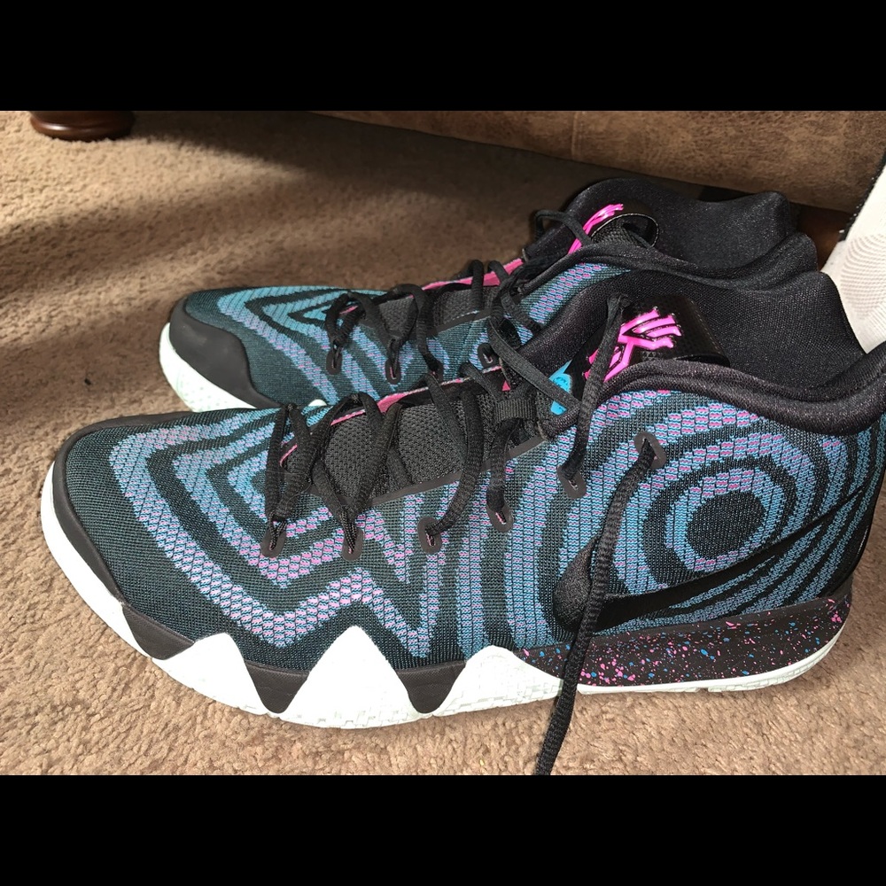 COPY - Size 14 Kyrie’s GREAT CONDITION